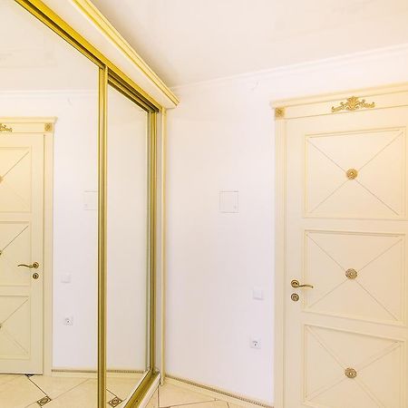 סומי Vip Apartmen מראה חיצוני תמונה